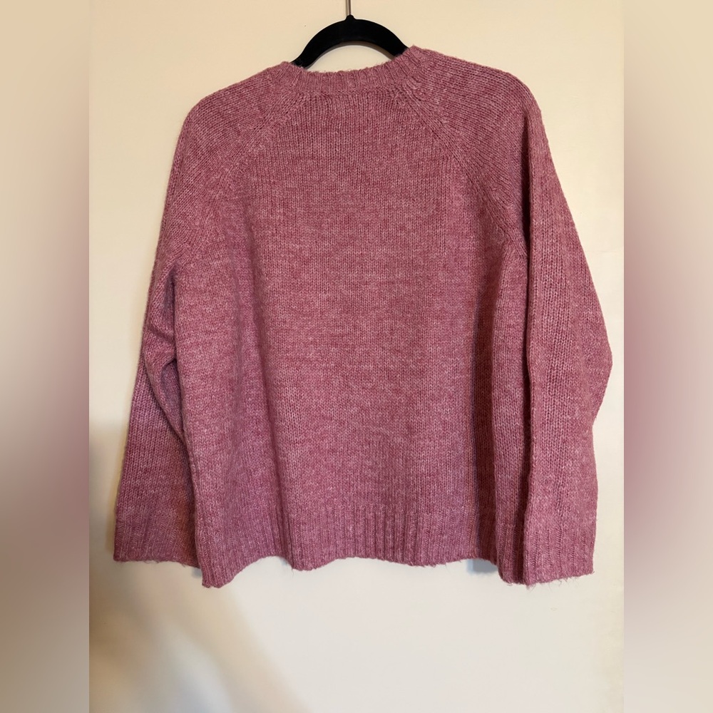Old Navy Women's Rose Knit Sweater - Picture 3 of 4